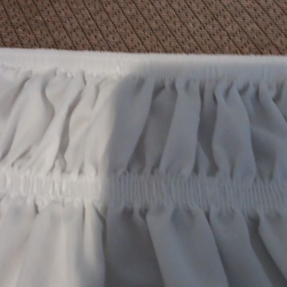 Queen Wrap around Dust Ruffle! - Picture 5 of 6